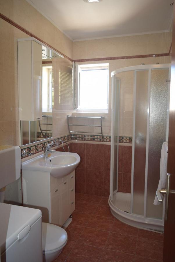 Apartments With Wifi Bol, Brac - 11728 Exterior photo